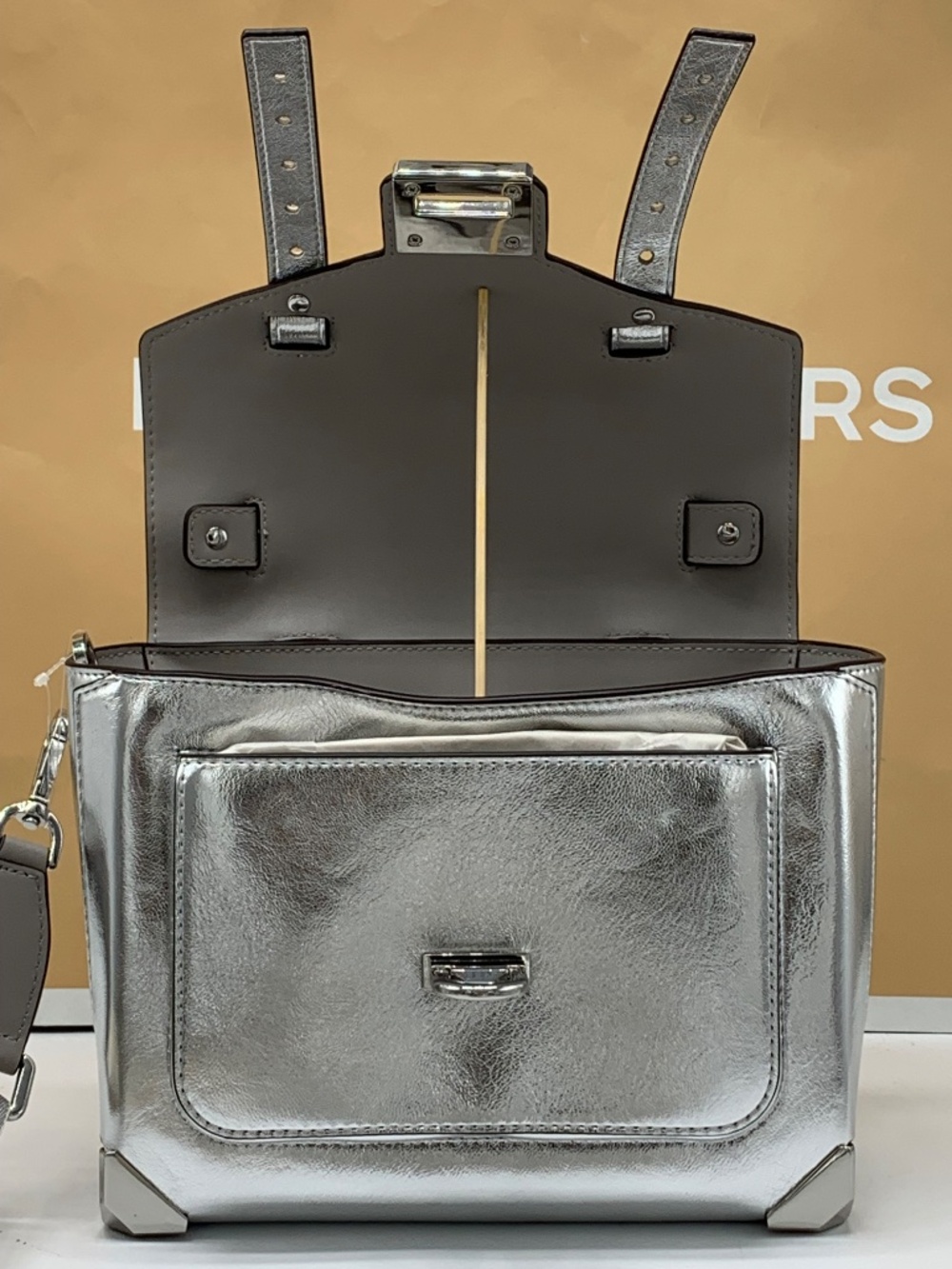 Michael Kors Manhattan Medium Patent Faux Leather Satchel in Black - Picture 12 of 13